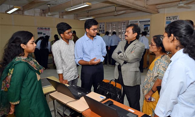 Real time Smart Attendance and location tracking App Img